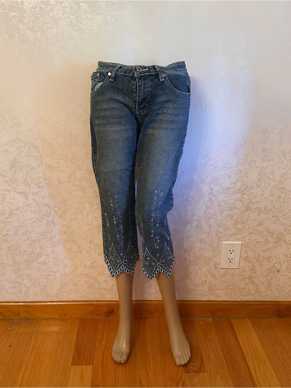 Apollo Jeans Blue Embroidered Cropped Ankle Jeans